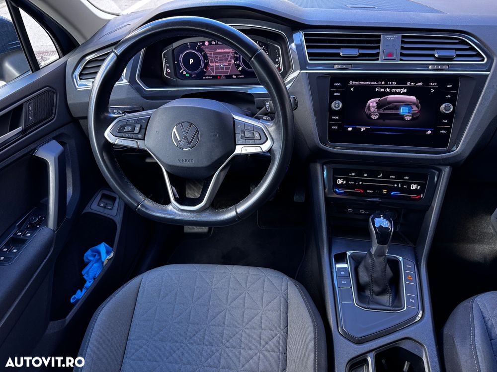 Volkswagen Tiguan - 16