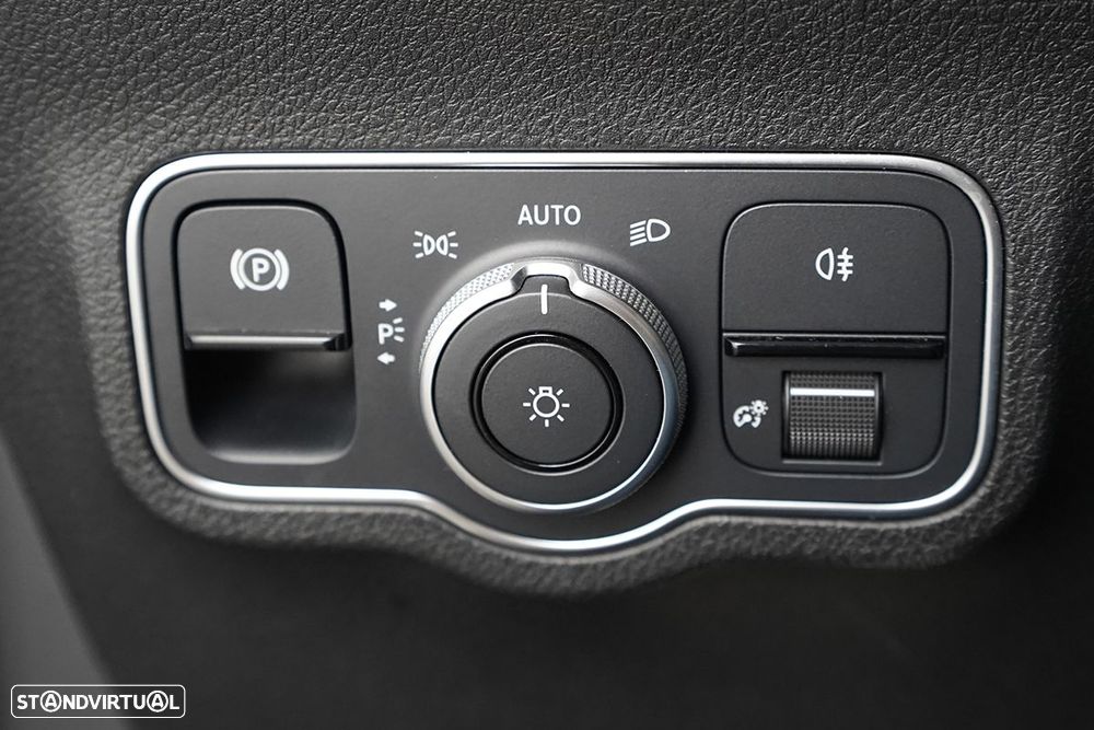 Mercedes-Benz GLB 180 d - 18