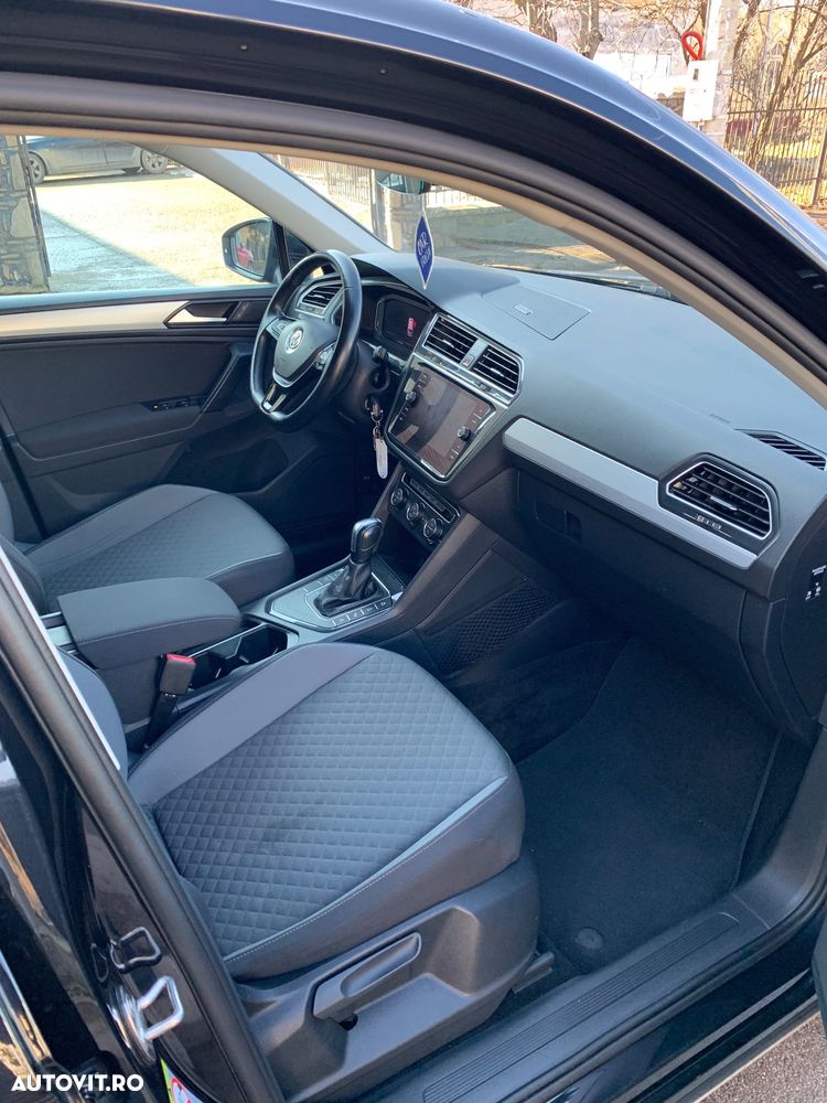 Volkswagen Tiguan - 36