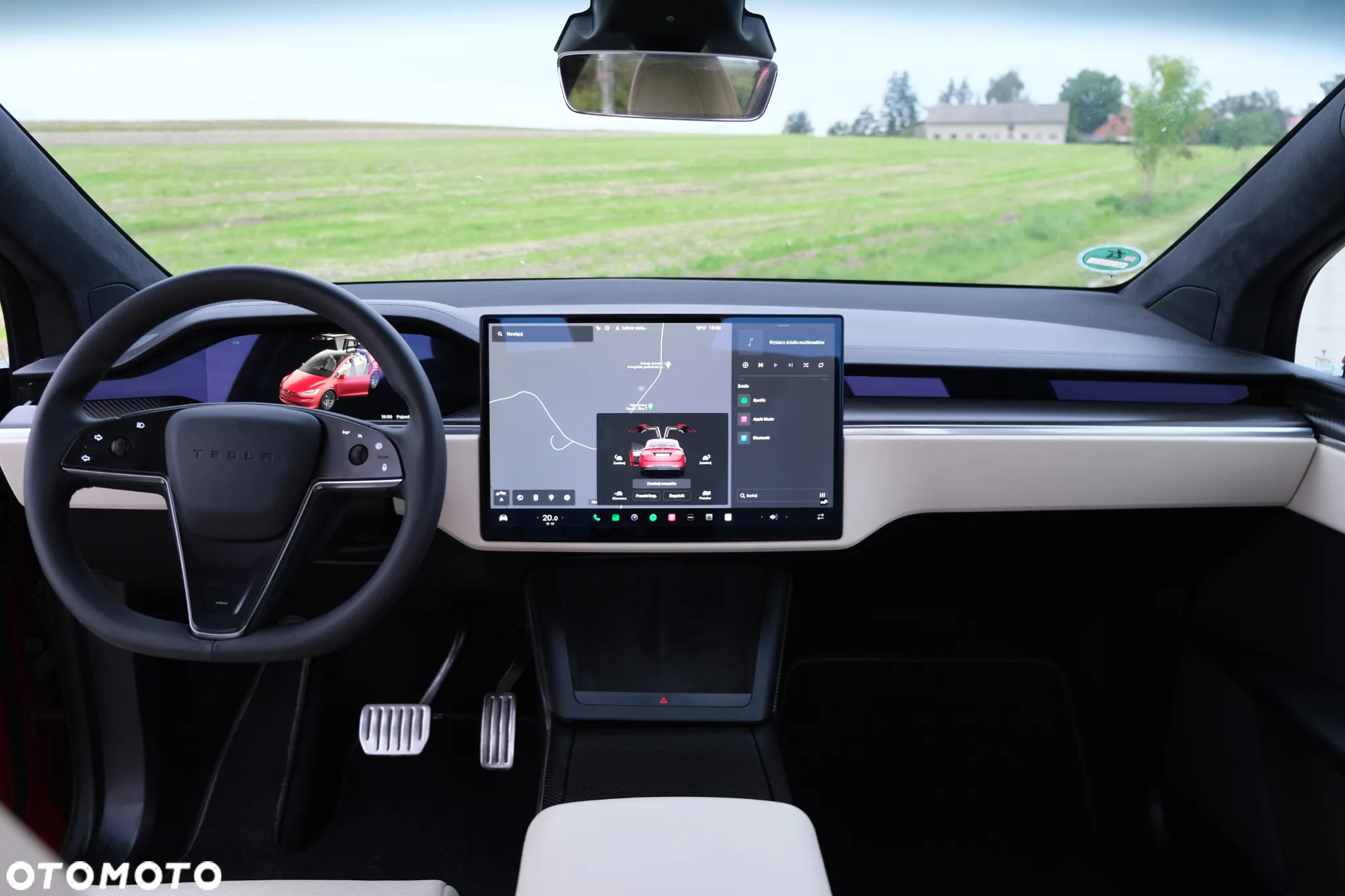Tesla Model X Plaid - 17