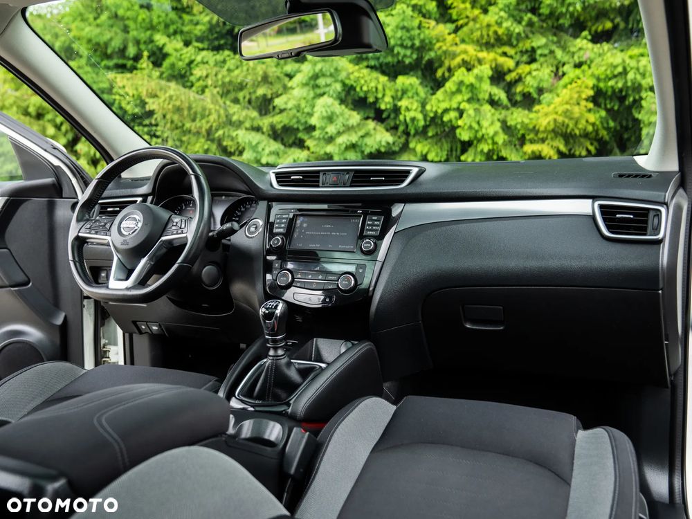 Nissan Qashqai 1.6 DIG-T N-Connecta - 28