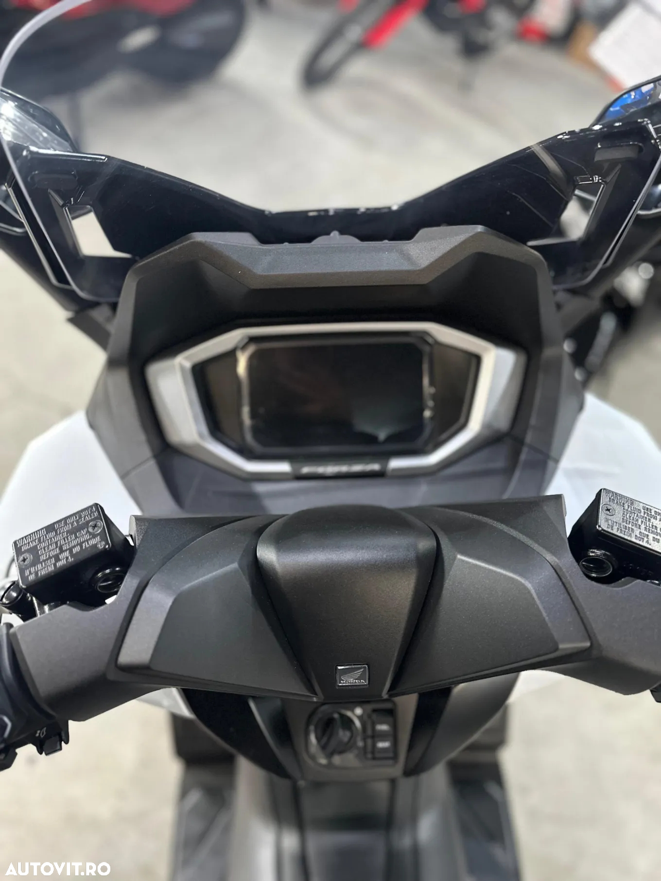 Honda Forza 350 - 8
