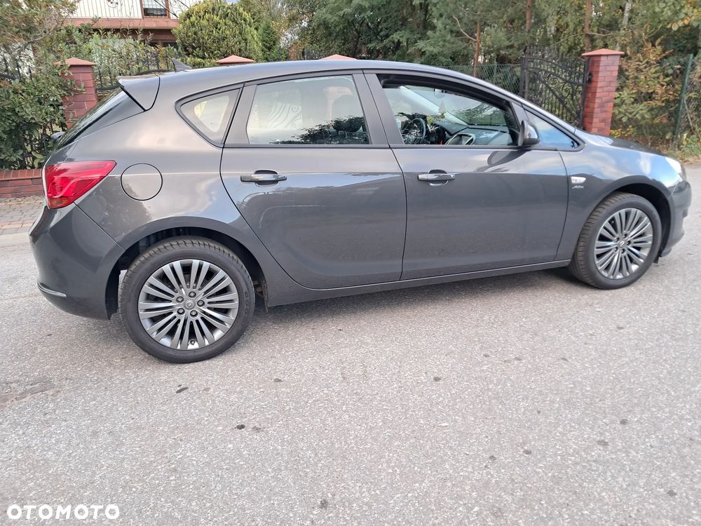 Opel Astra 1.4 Turbo Design Edition - 4