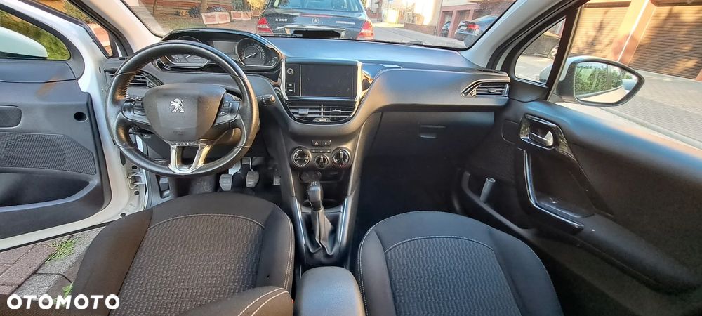 Peugeot 208 Blue-HDi 100 Stop&Start Active - 10