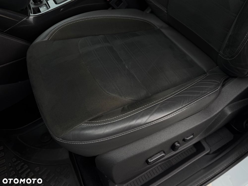 Ford Kuga 2.0 TDCi 4x4 ST-Line - 15