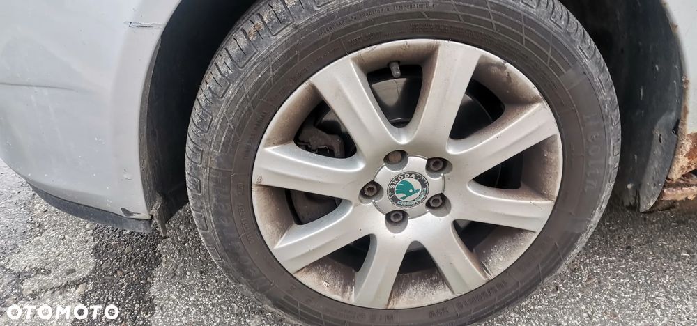Skoda Fabia 1.9 tdi 2009 rok maska,klapa,blotnik,drzwi,lampa,kola,felgi,silnik - 18