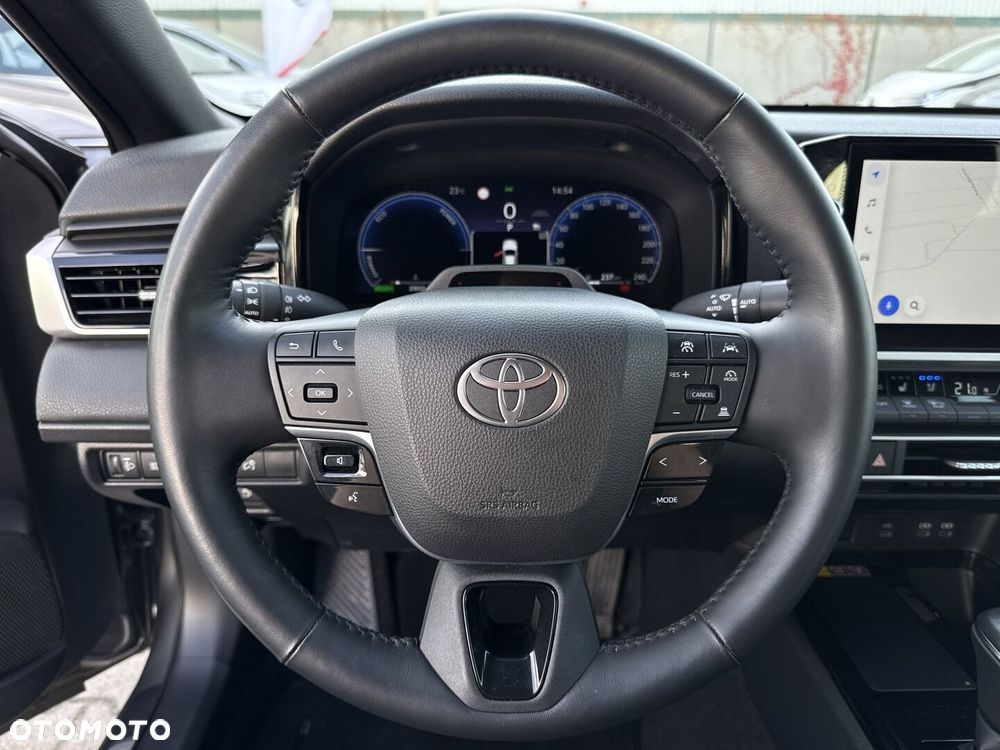 Toyota Camry - 14