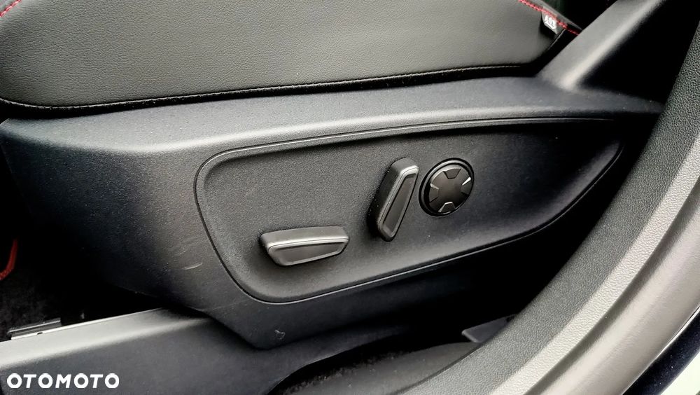 Ford Kuga 2.5P PHEV FWD ST-Line X eCVT - 33