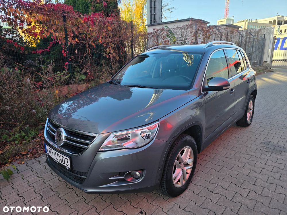 Volkswagen Tiguan - 1