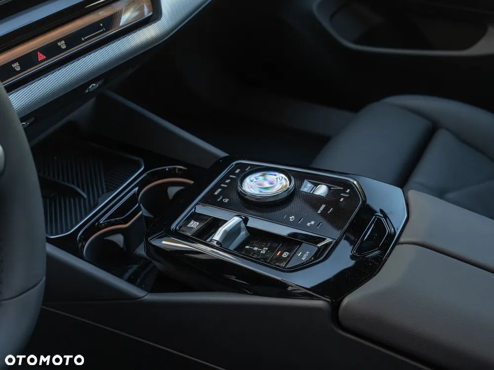 BMW Seria 5 520d xDrive - 11