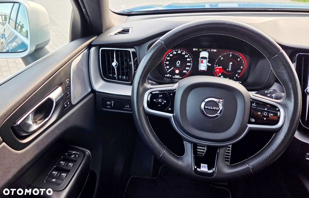 Volvo XC 60 D5 AWD Geartronic RDesign - 37