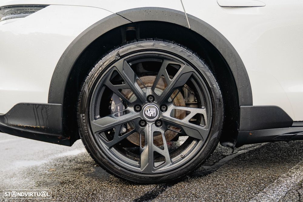 Porsche Taycan Cross Turismo 4 - 33