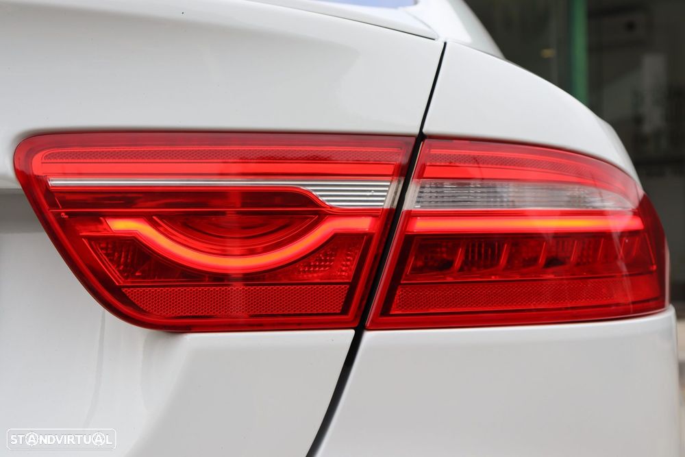 Jaguar XE 2.0 D R-Sport Aut. - 9