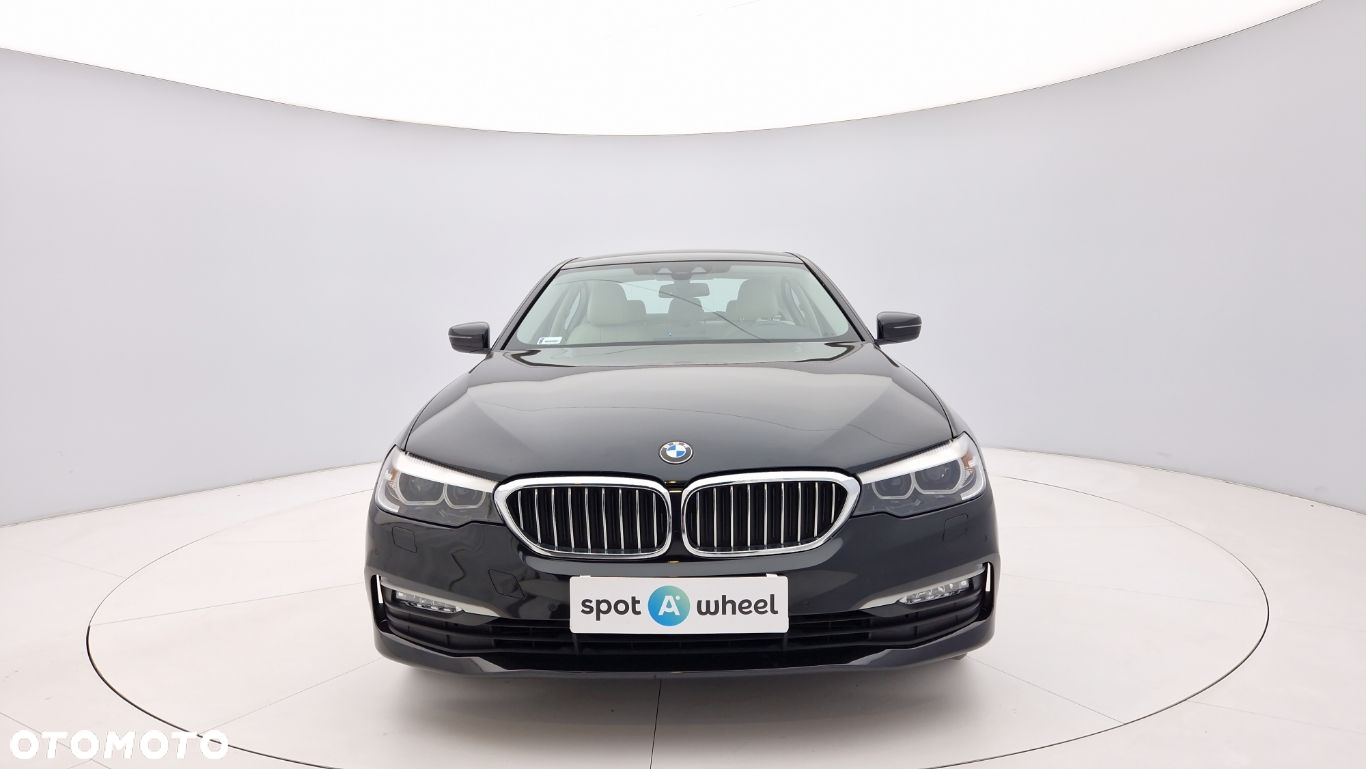 BMW Seria 5 520i Luxury Line - 13