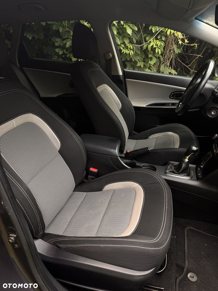 Kia Ceed - 4