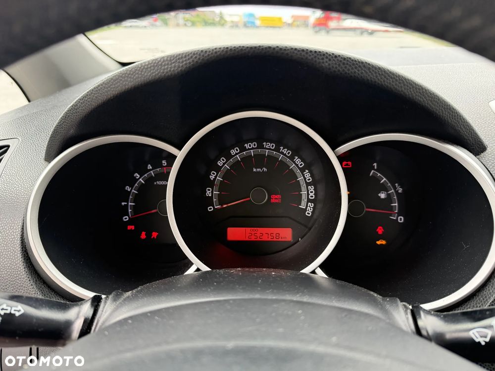 Kia Venga 1.4 CRDi 90 ISG Edition 7 - 11