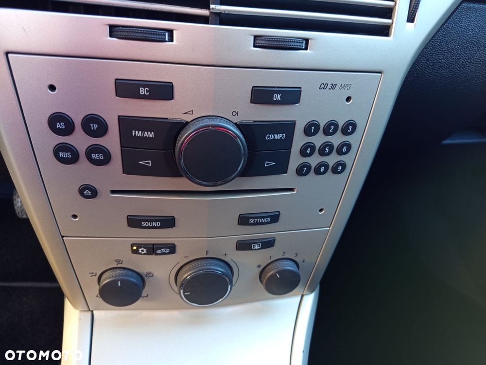 Opel Astra 1.4 Club - 22