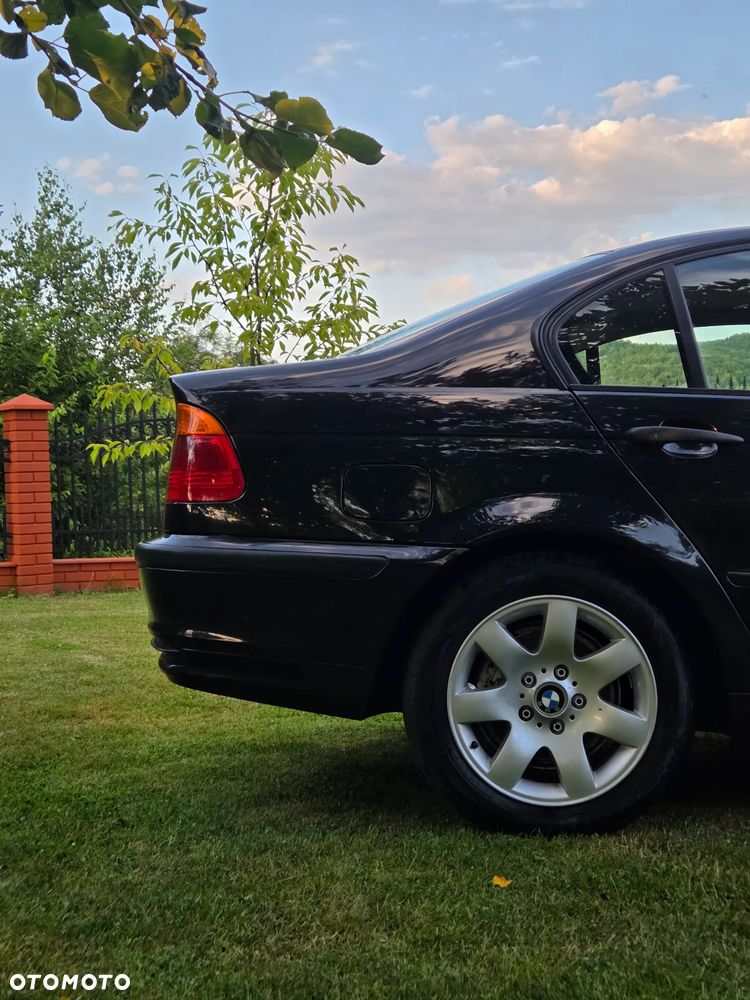 BMW Seria 3 318i - 7