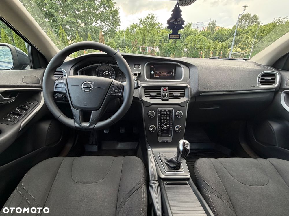 Volvo V40 D2 Inscription - 8