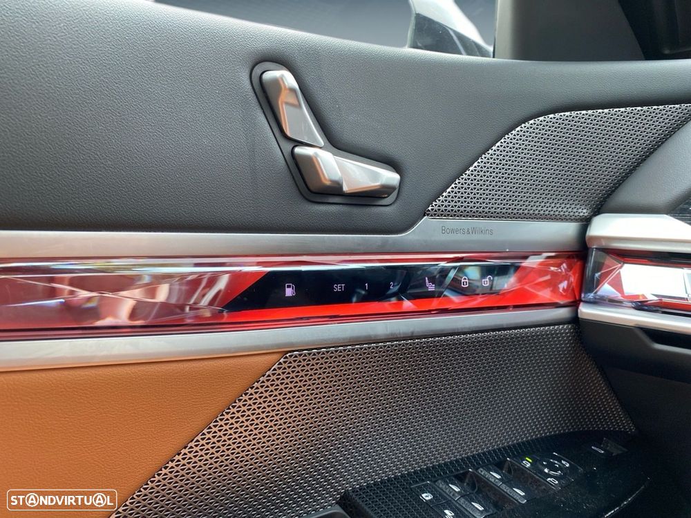 BMW 750 750e xDrive Pack Desportivo M - 17