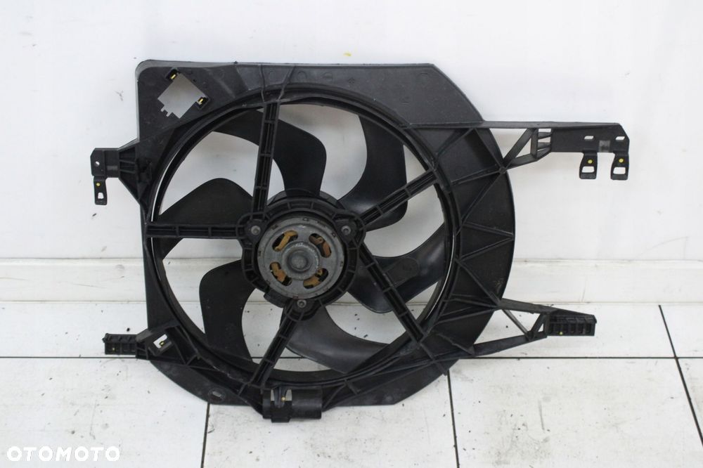 nissan primastar lift- wentylator obudowa wentylatorów 1831248000 - 3