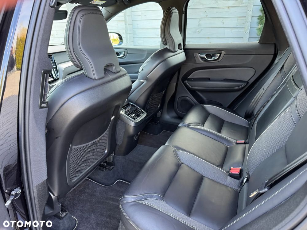 Volvo XC 60 B5 D AWD R-Design - 6