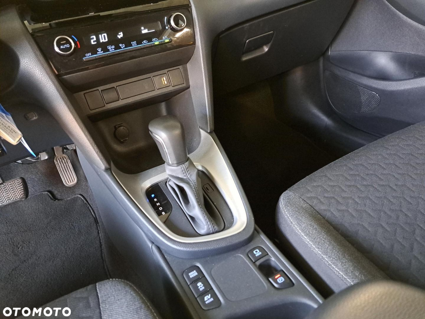 Toyota Yaris Cross - 25