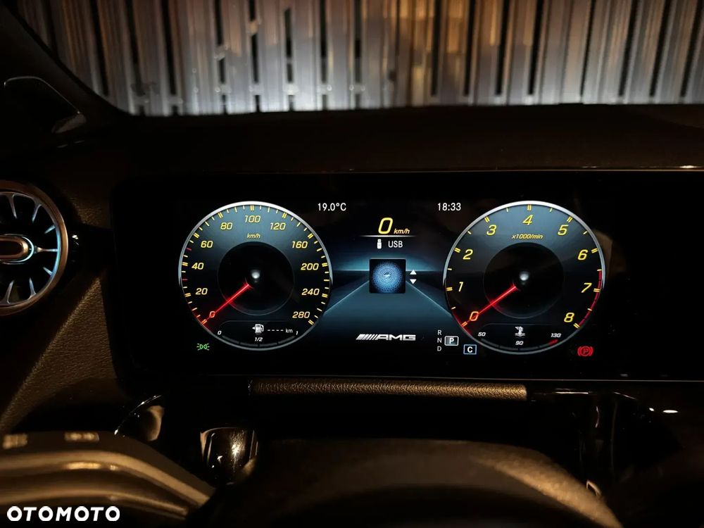 Mercedes-Benz GLA - 19