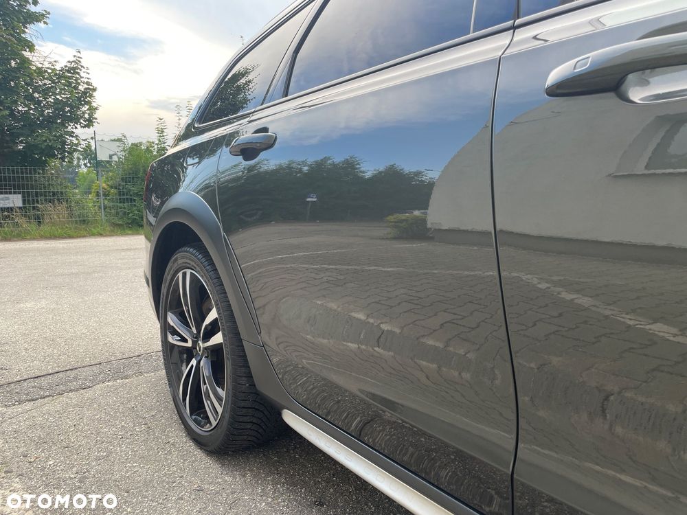 Volvo V90 Cross Country - 4