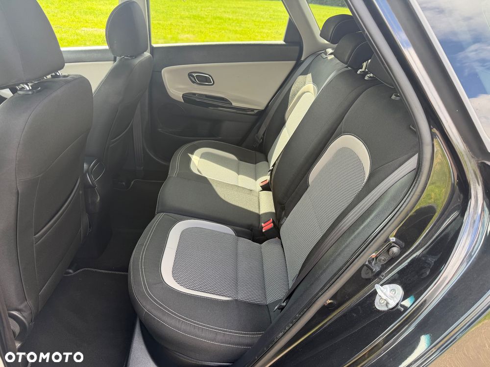 Kia Ceed - 14
