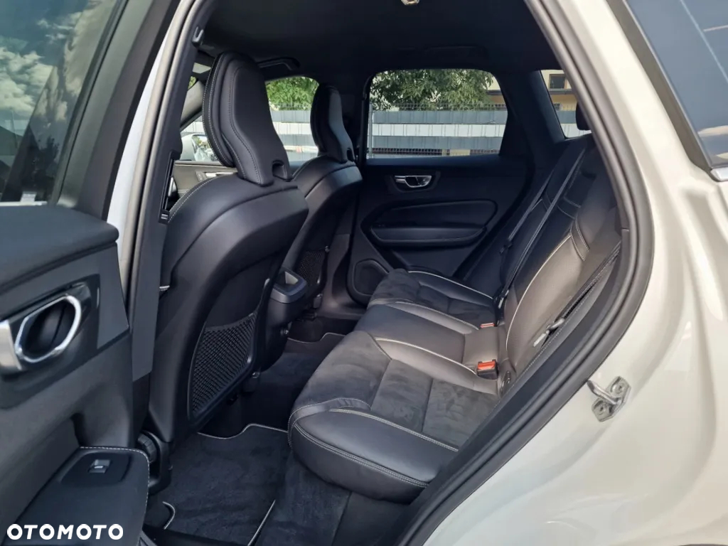 Volvo XC 60 D4 R-Design - 20