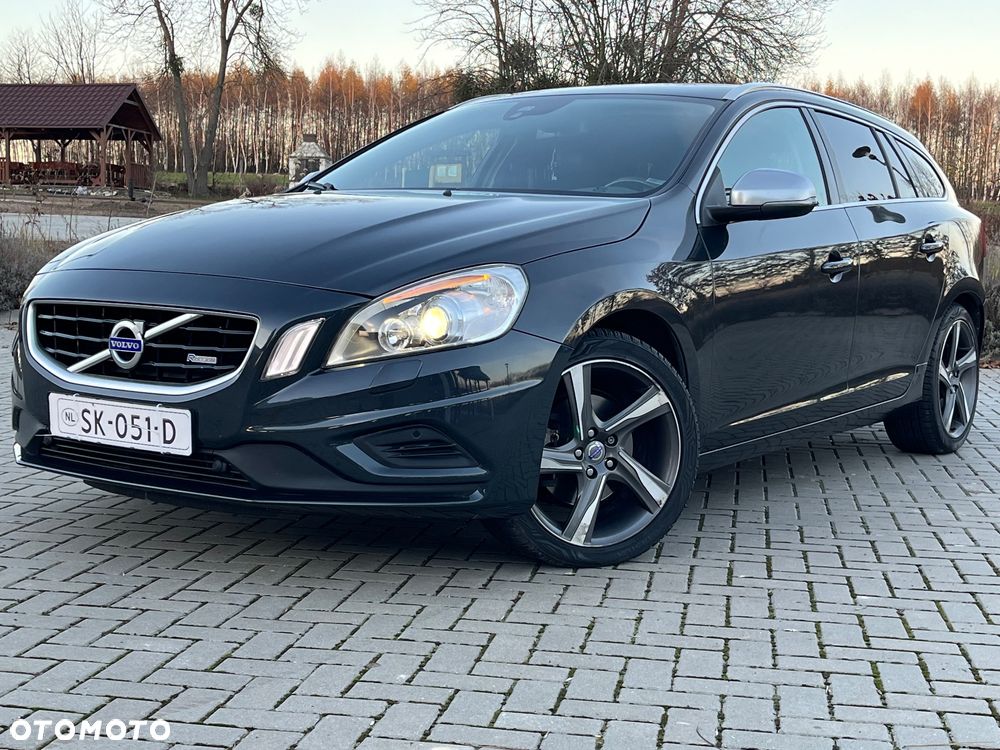 Volvo V60 D3 R-Design Summum - 1