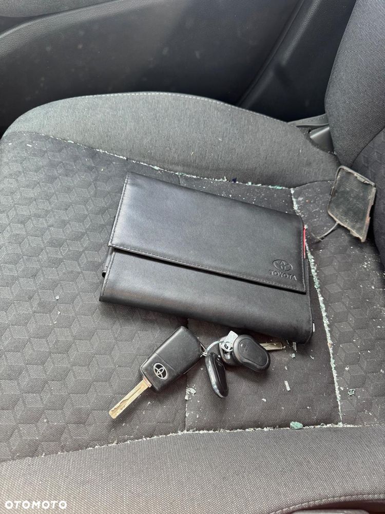 Toyota Yaris - 24