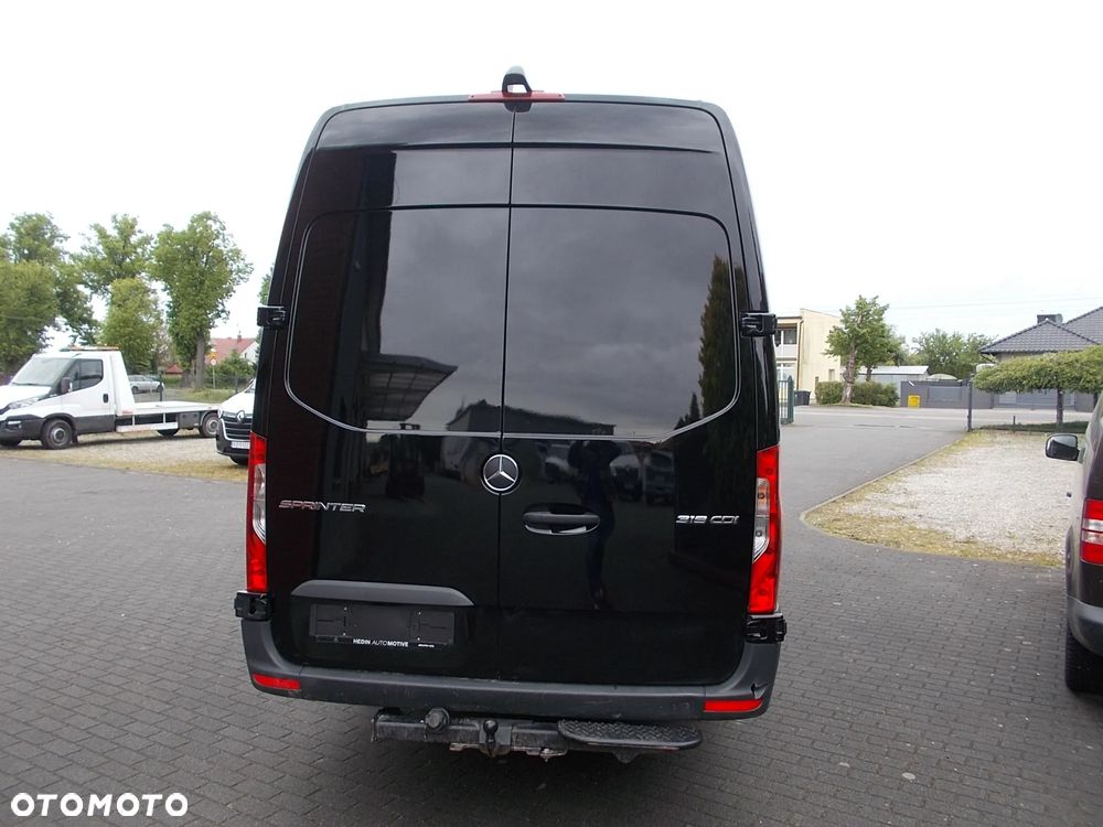 Mercedes-Benz Sprinter - 18