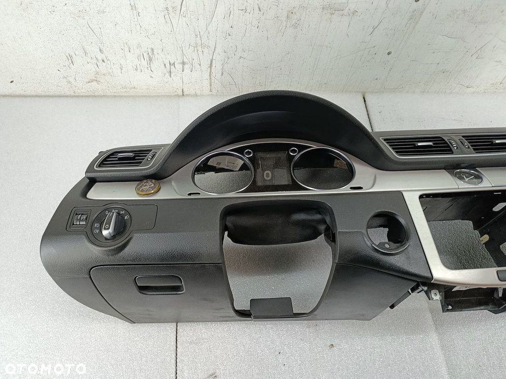 DESKA ROZDZIELCZA, KONSOLA VW PASSAT B7 - 5