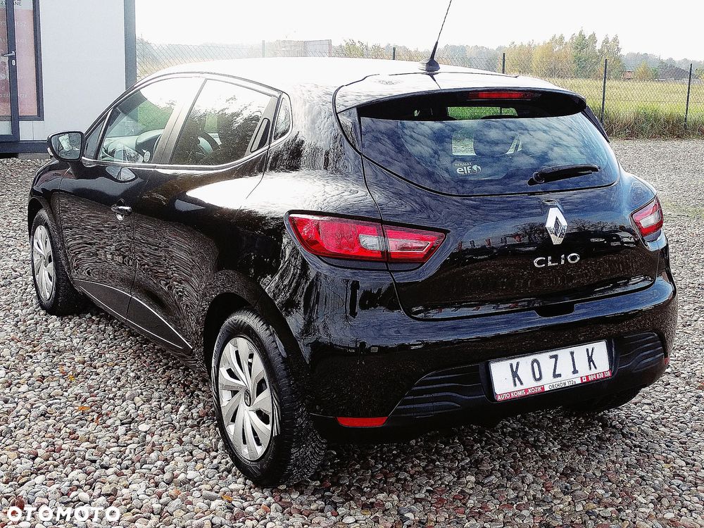 Renault Clio 1.2 16V 75 Life - 14