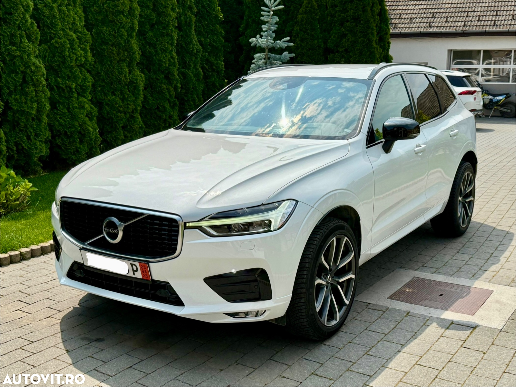 Volvo XC 60 D4 R-Design - 9