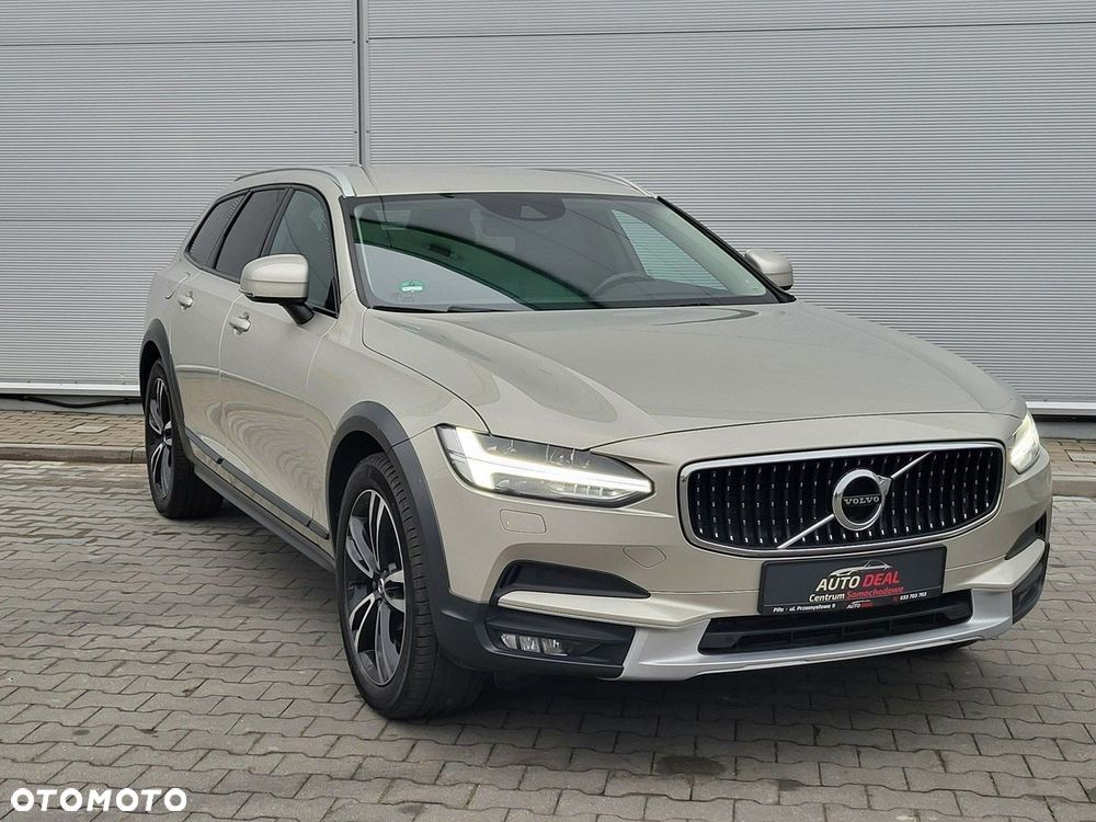 Volvo V90 Cross Country - 3