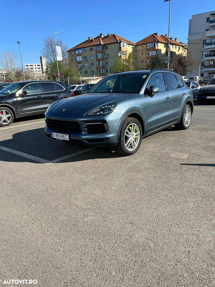 Porsche Cayenne Standard - 1