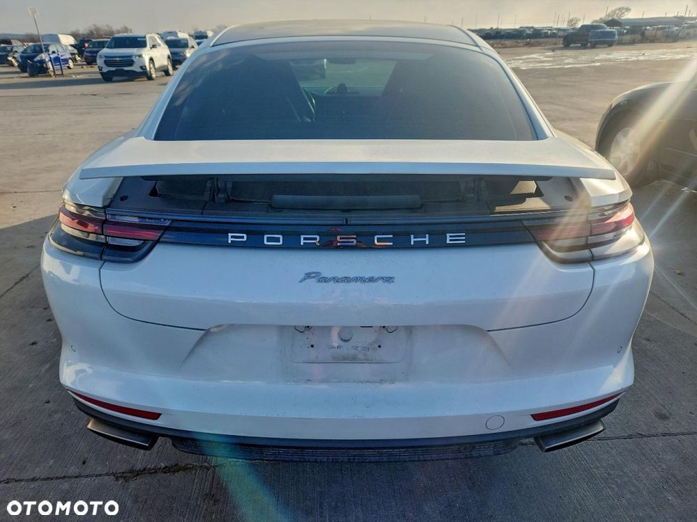 Porsche Panamera 4 - 7