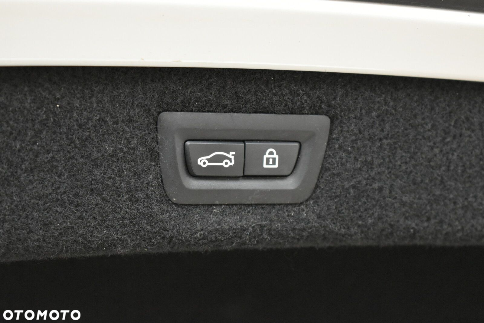 BMW Seria 8 - 22