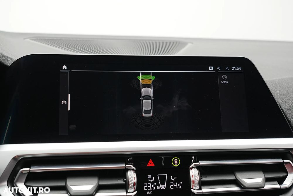 BMW Seria 3 318i Aut. Luxury Line - 35