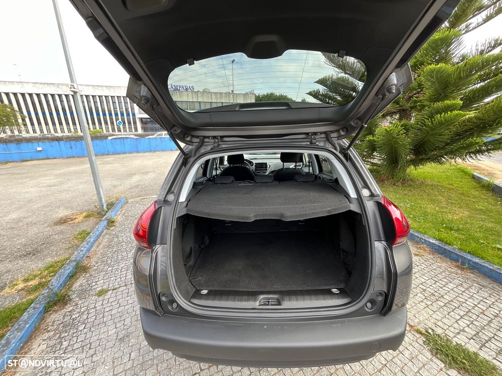 Peugeot 2008 1.5 BlueHDi Signature - 24
