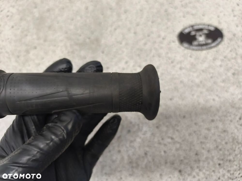 Manetka lewa Triumph Trident 660 2022 - 8