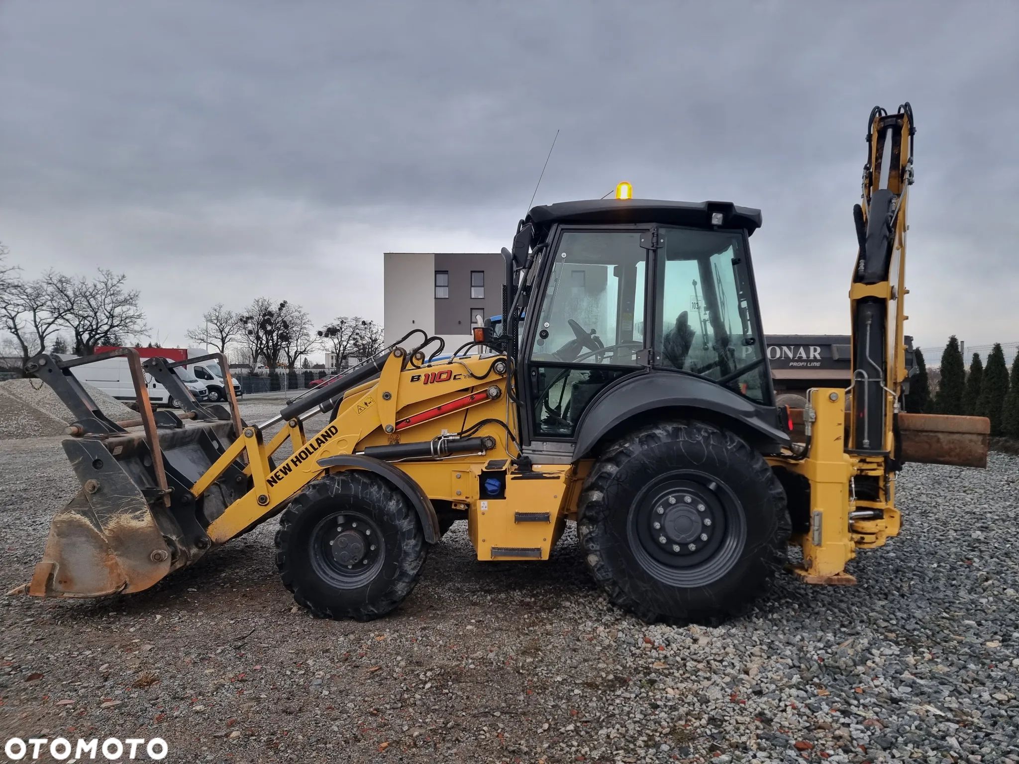 New Holland B110C - 1