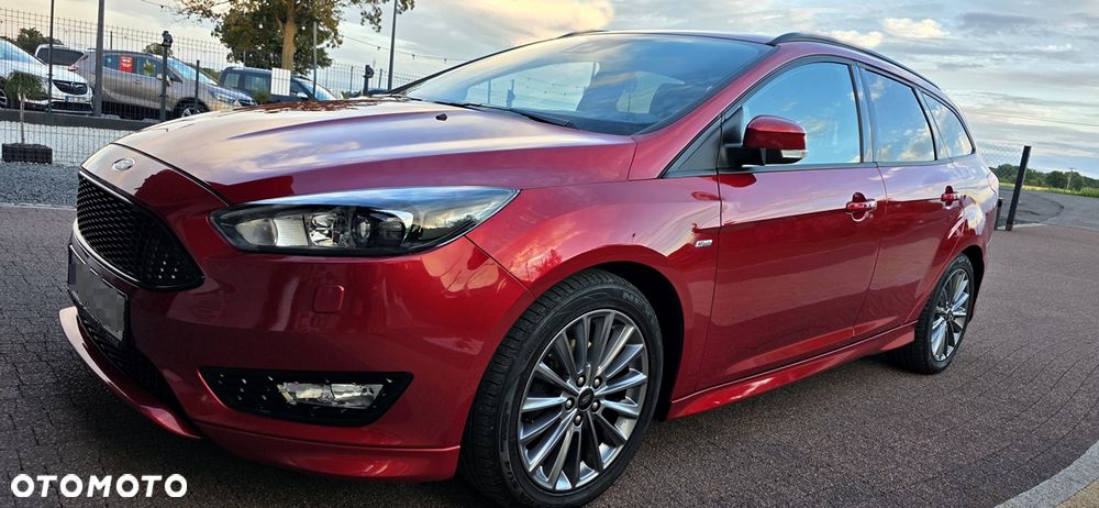 Ford Focus 1.0 EcoBoost ST-Line Red ASS - 1