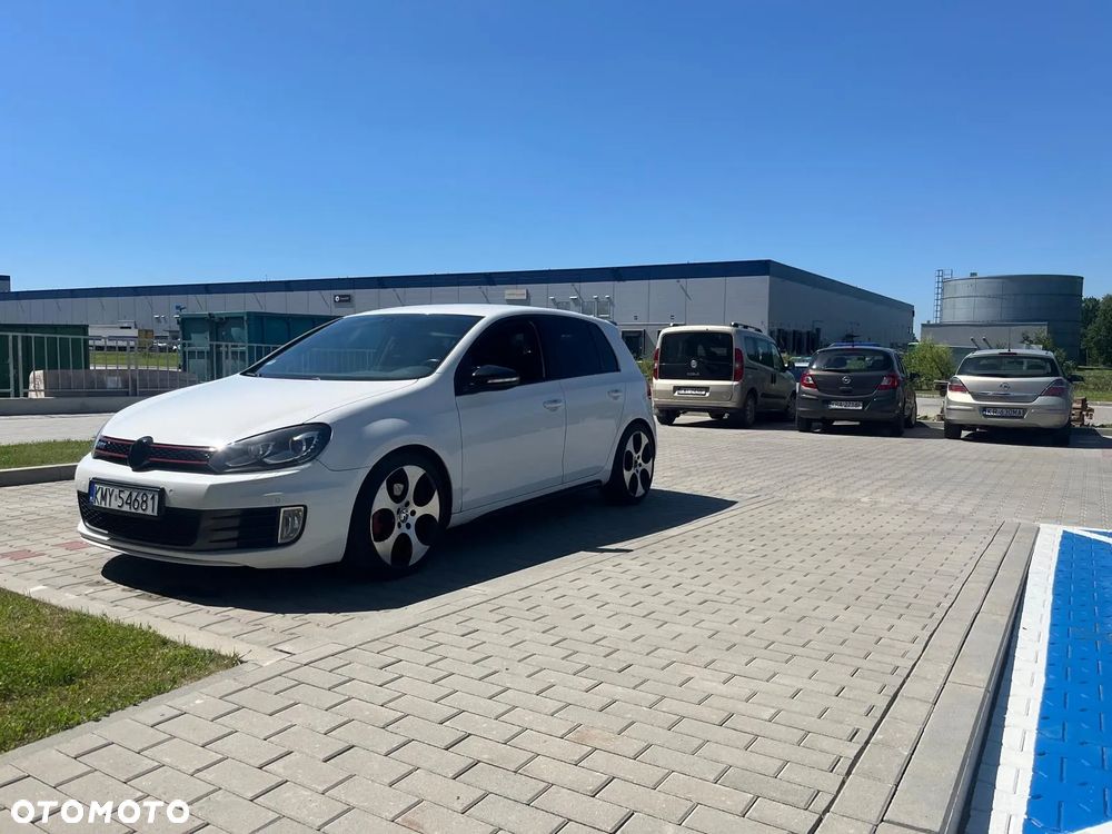 Volkswagen Golf VI 2.0 TSI GTI - 4