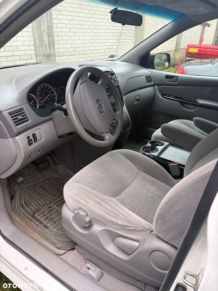 Toyota Sienna - 8