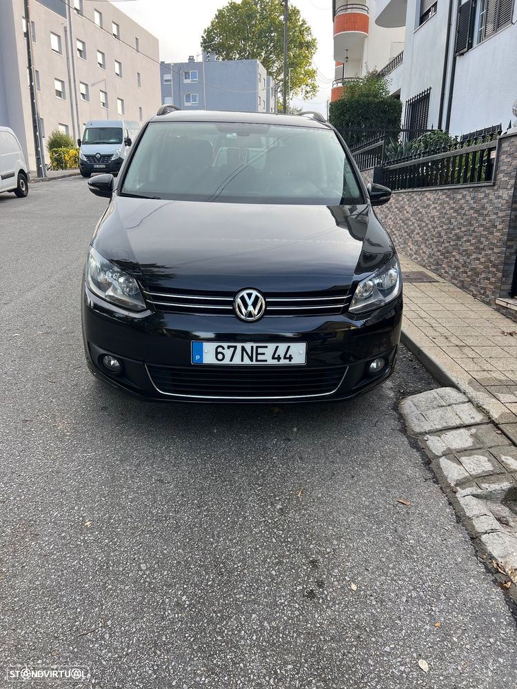 Volkswagen Touran 2012 photo 2