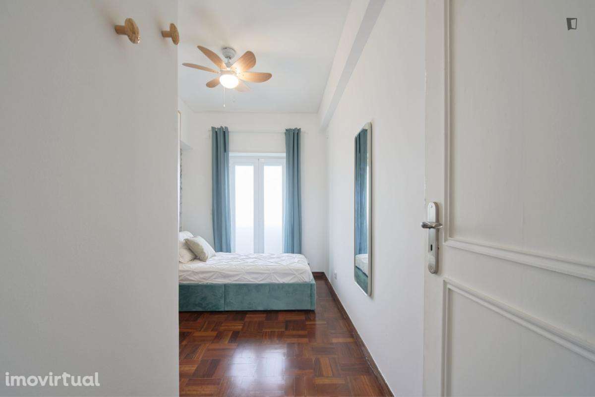Quarto - localizado em Entrecampos Lisbon - Grande imagem: 2/37